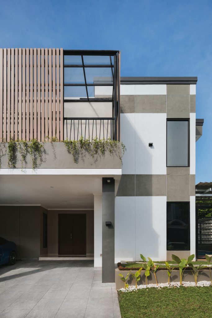 CUBE HOUSE - FACADE