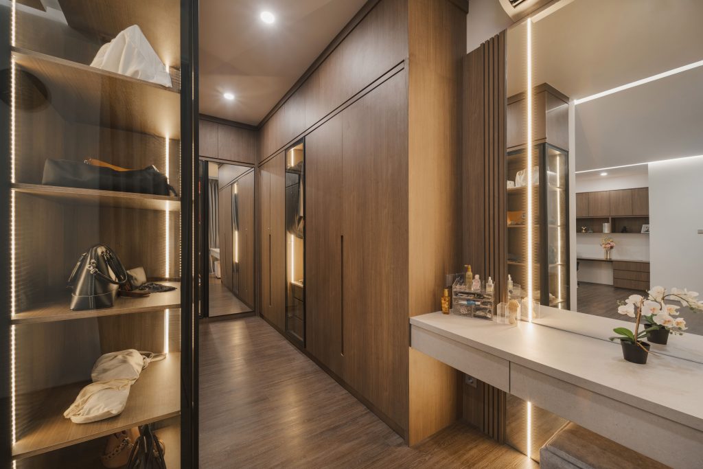 HARMONY-WARDROBE