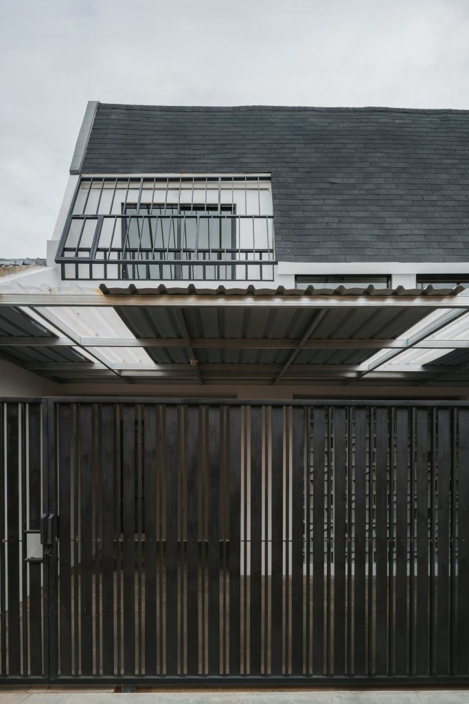 LINEHOUSE-FACADE